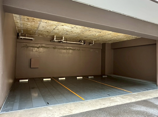 解体後の平面化駐車場