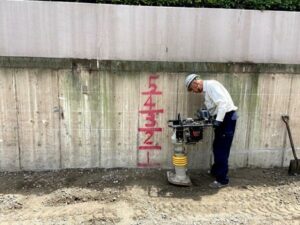 5層に分けて転圧