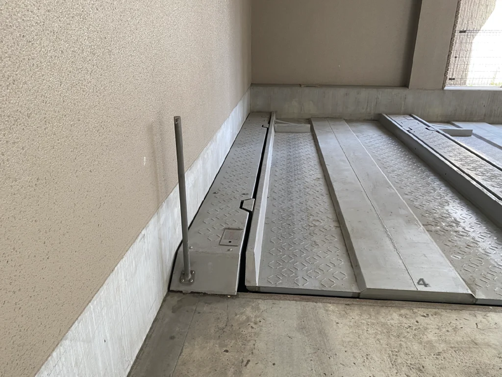 機械式駐車場の「カスタム」は危険？ 管理組合の独自案と専門家が見た「落とし穴」