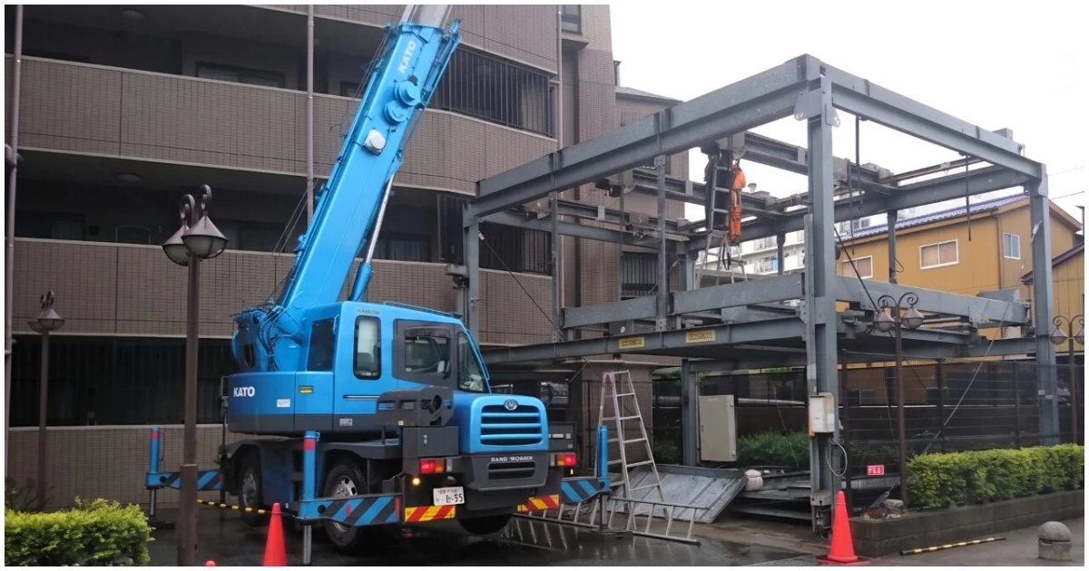 地上式の機械式駐車場の撤去をイメージした画像