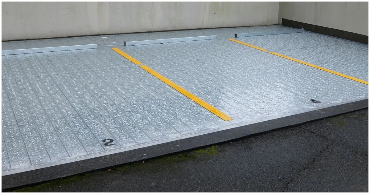 機械式駐車場の平面化の落とし穴を示すイメージ画像