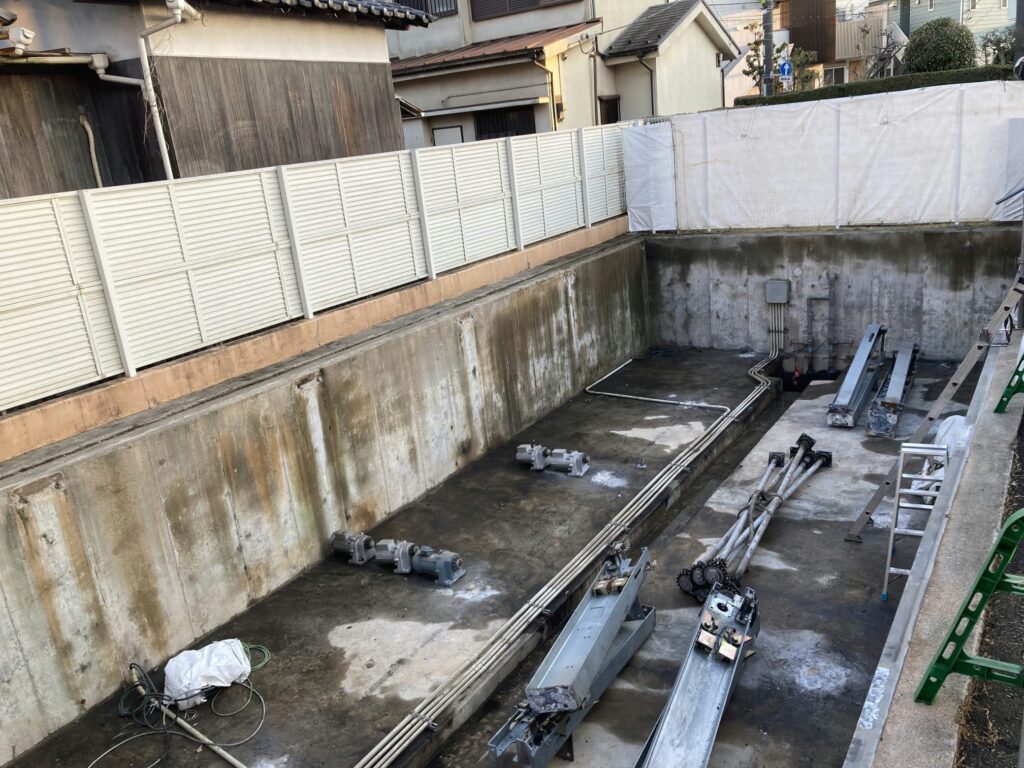 機械式駐車場を撤去したあとの地下ピット
