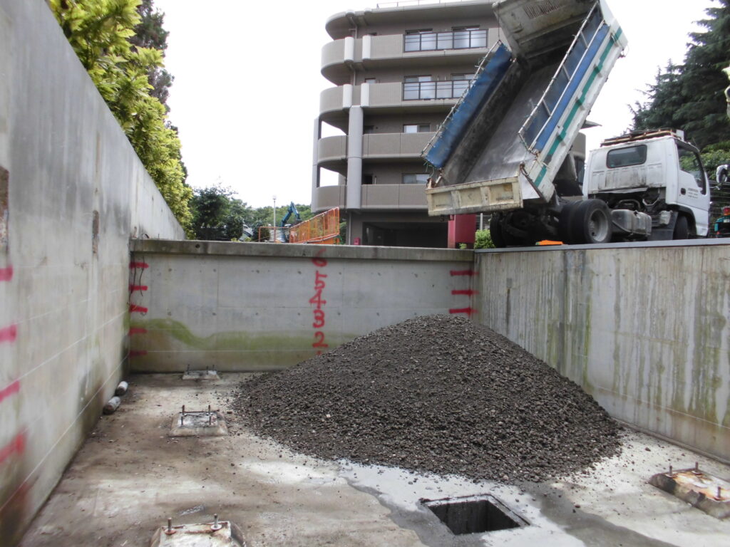 埋め戻し工法