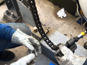 機械式駐車場の点検業者｜メーカー系と独立系の違いと選び方のポイント