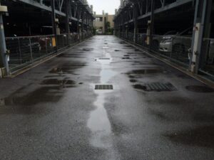 機械式駐車場の水害リスクと保険の備え｜管理組合の火災保険と個人の車両保険の役割分担