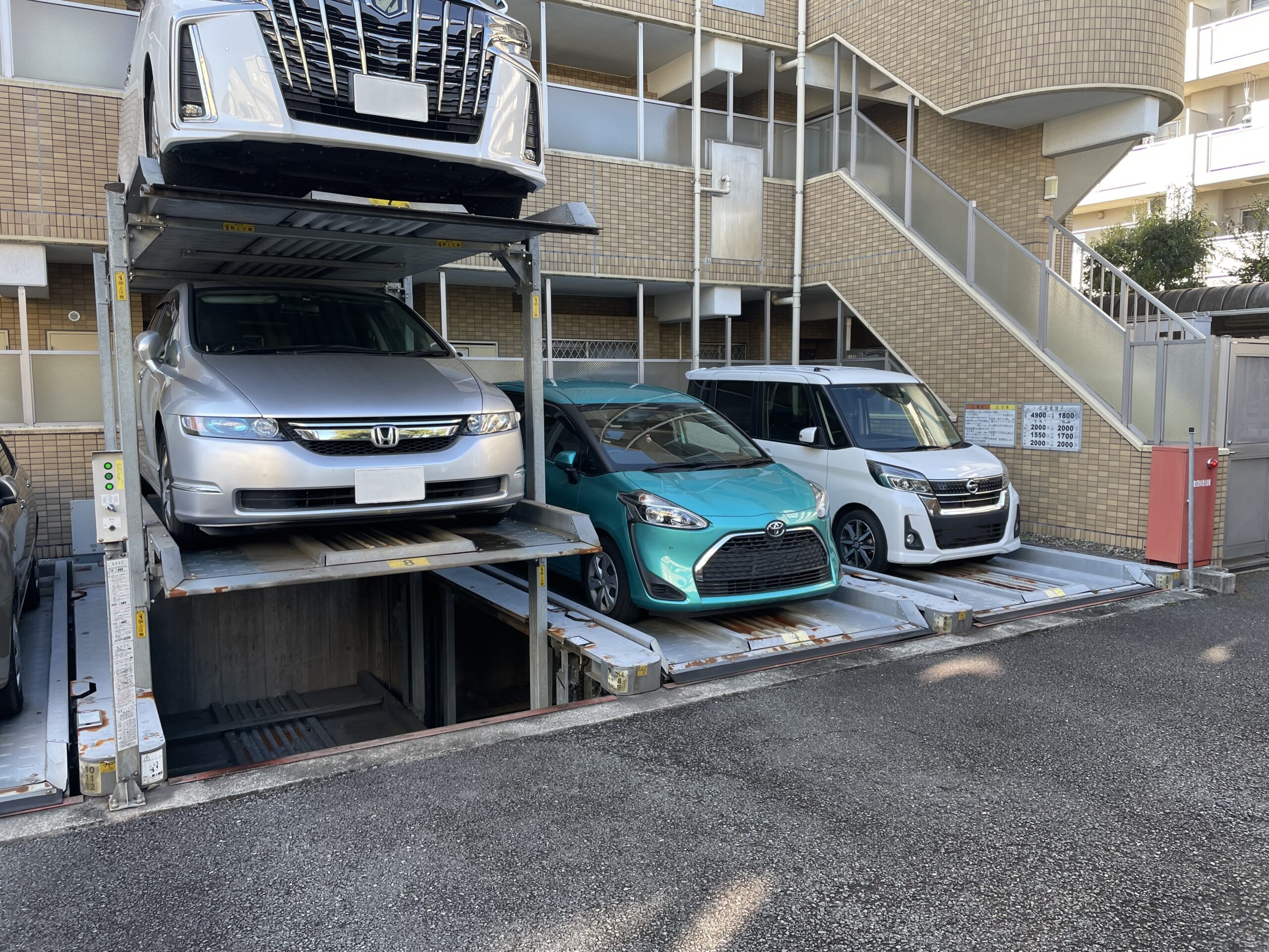 機械式駐車場の地下は本当にお得？段選びで失敗しないための基礎知識 