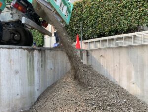 機械式駐車場の埋め戻し工法を検討する前に知っておくべきリスク｜廃棄物処理法・重量・排水の問題