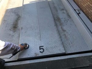 機械式駐車場の塗装工事は本当に必要？｜劣化のサインと塗り替え時期の見極め方