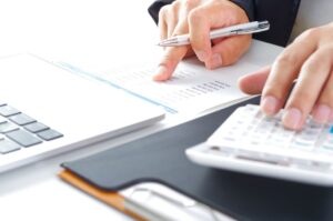 機械式駐車場が赤字に見える本当の理由|管理組合が見落とす会計の仕組みと「区分経理化」の進め方